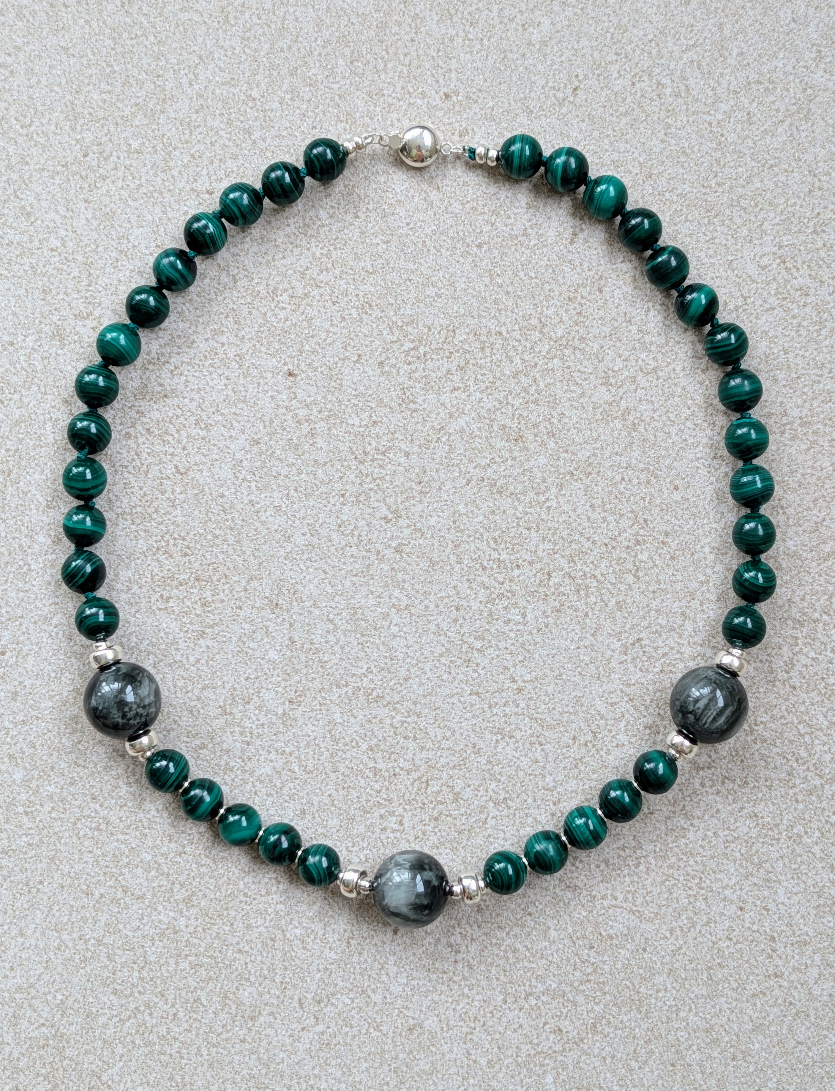 The Felis Collar Full Strand